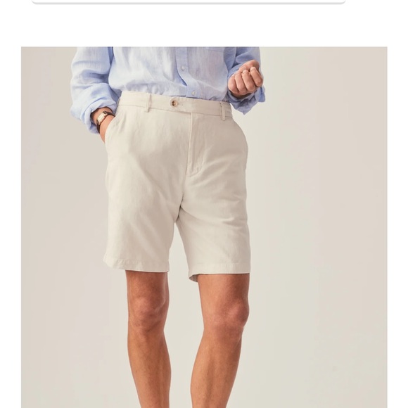 J. McLaughlin Cream Flat Front Shorts